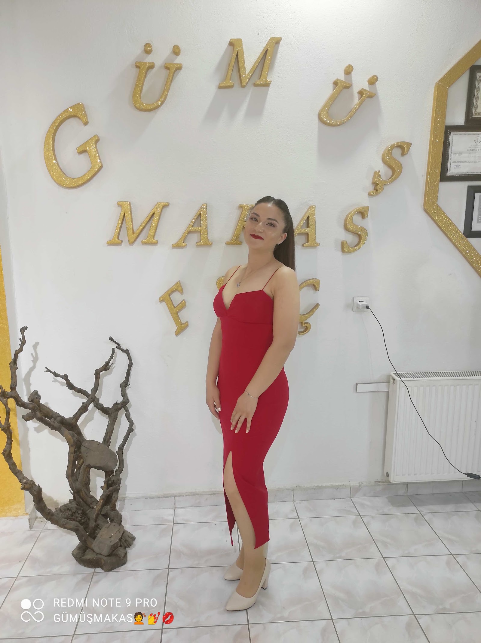 Gümüş Makas Bayan Kuaförü